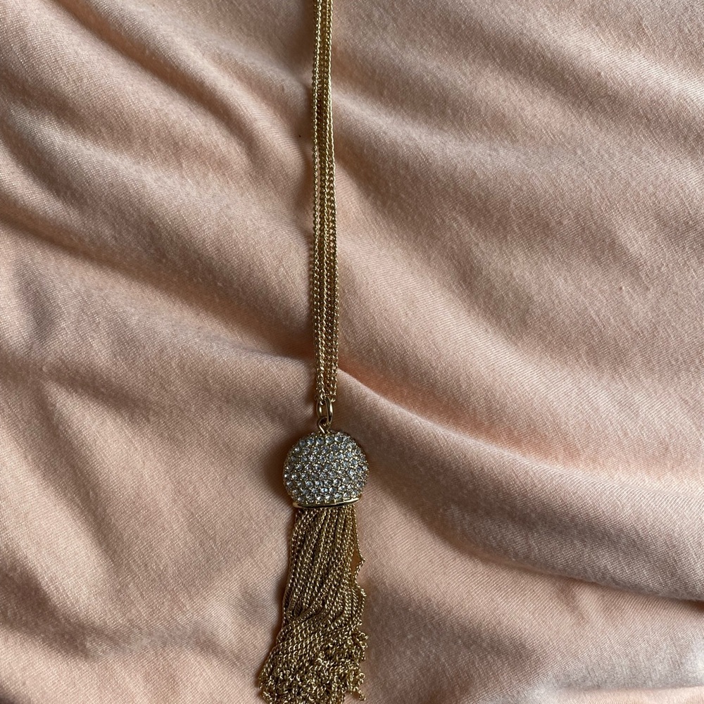 Lilly necklace